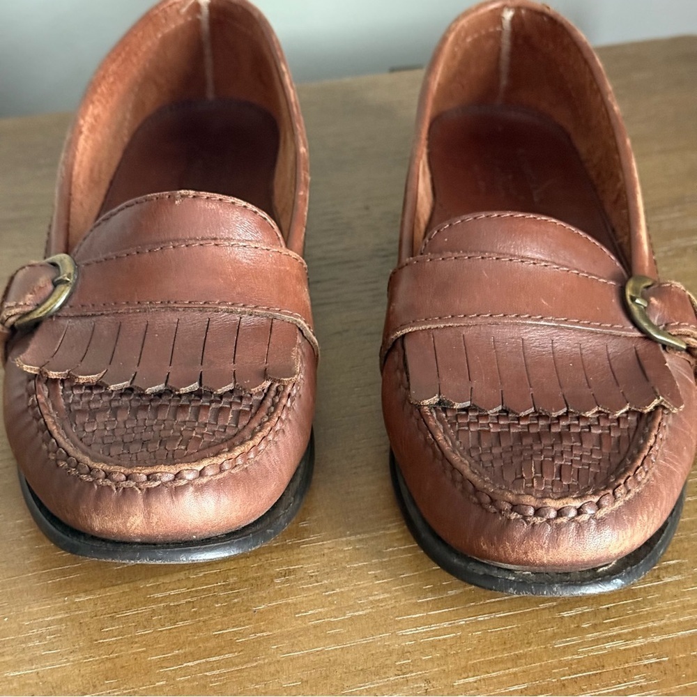 Bass Brown Leather Loafers with Fringe Detail Size 9M - Picture 5 of 12
